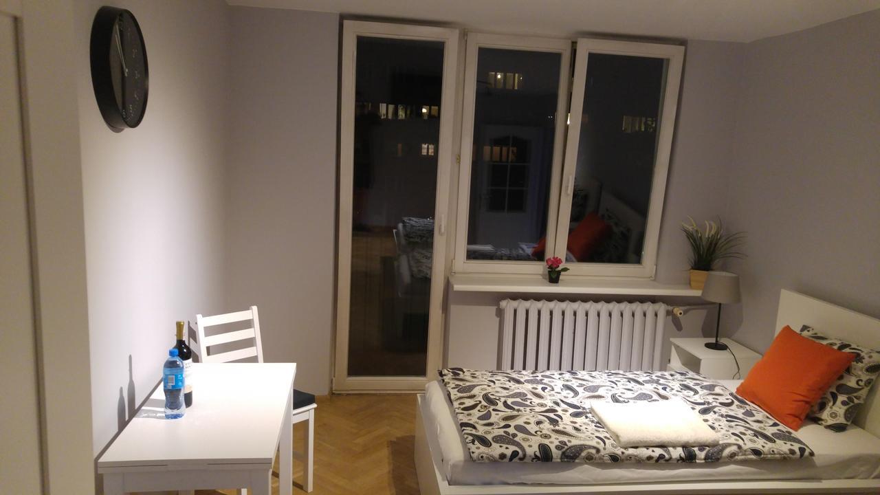 Rent0Nline Niepodleglosci Rooms Metro วอร์ซอ ภายนอก รูปภาพ