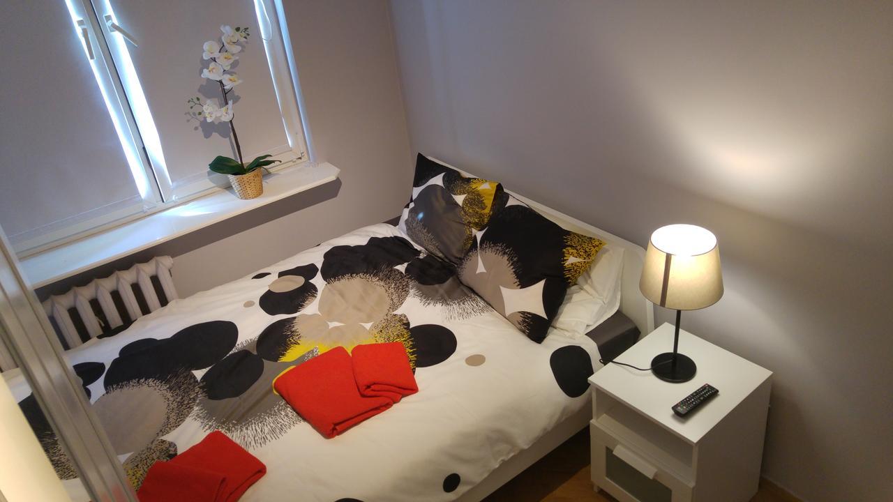 Rent0Nline Niepodleglosci Rooms Metro วอร์ซอ ภายนอก รูปภาพ